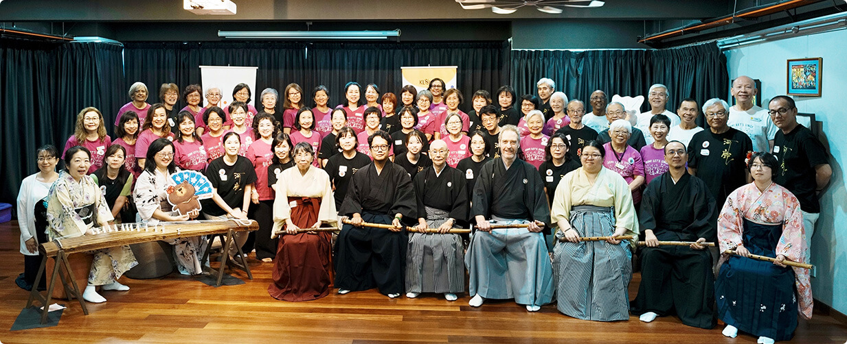 community-choir-kl-adults-singing-together